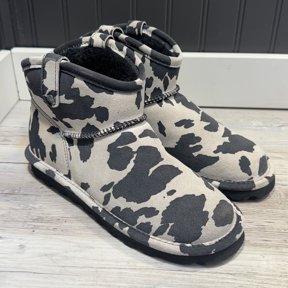 BearPaw Margo Cow Print Suede Boots‎ Women's Sz 7 EUC!